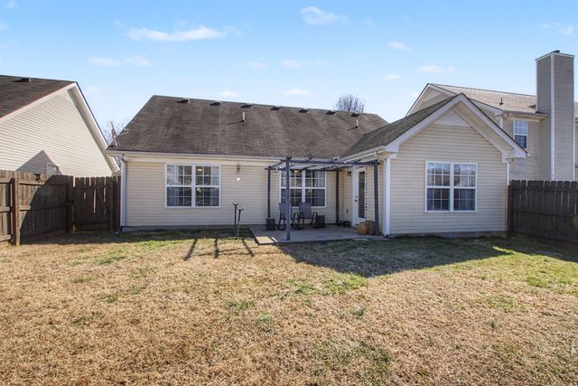 825 Kaylee Cir, Murfreesboro, TN 37128