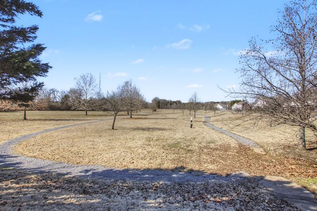 825 Kaylee Cir, Murfreesboro, TN 37128