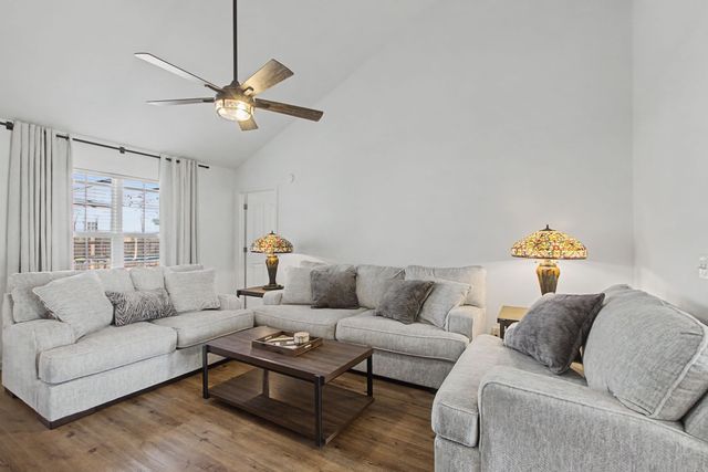 825 Kaylee Cir, Murfreesboro, TN 37128