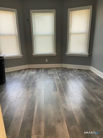 649 bridgeoort Avenue, Bridgeport, CT 06607