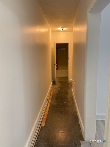 649 bridgeoort Avenue, Bridgeport, CT 06607