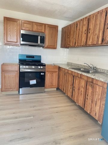 649 bridgeoort Avenue, Bridgeport, CT 06607