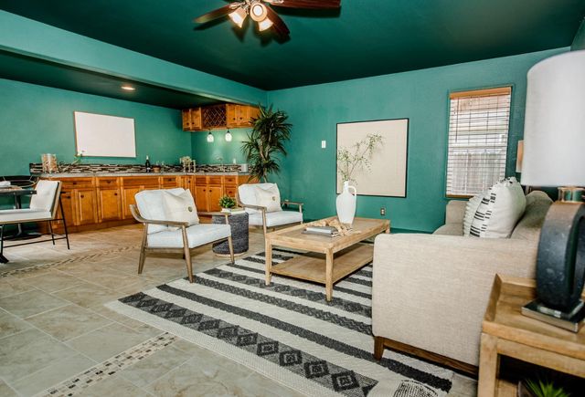 10 Palm, Woodland, CA 95695