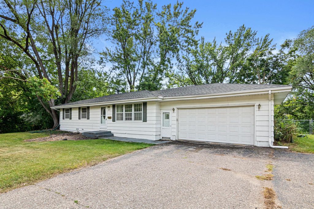 4609 Terracewood Drive, Bloomington, MN 55437 — exterior