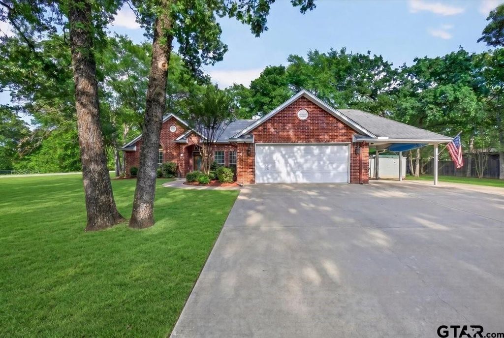 4 Huckleberry Lane, Star Harbor, TX 75148