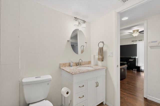 8927 Beckley View Avenue, Dallas, TX 75232