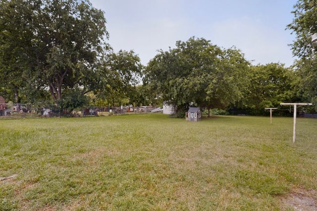 8927 Beckley View Avenue, Dallas, TX 75232