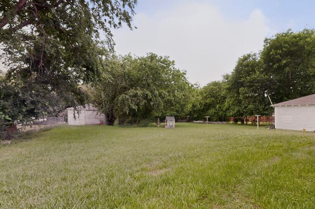 8927 Beckley View Avenue, Dallas, TX 75232