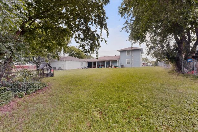 8927 Beckley View Avenue, Dallas, TX 75232