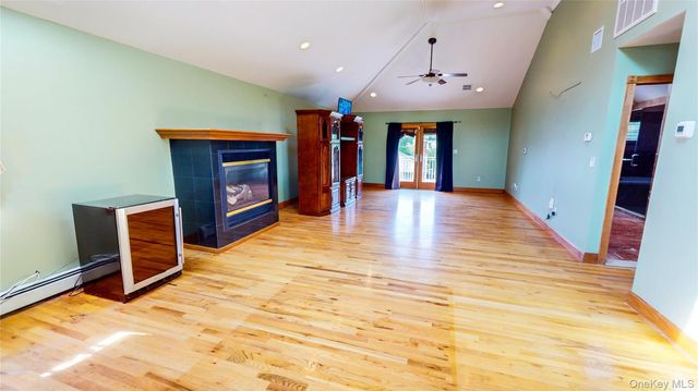 41 Westbrook Lane, Roosevelt, NY 11575