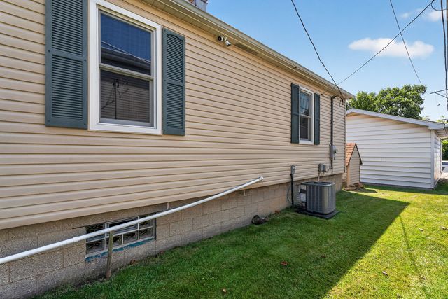 611 Table Street, Lockport, IL 60441