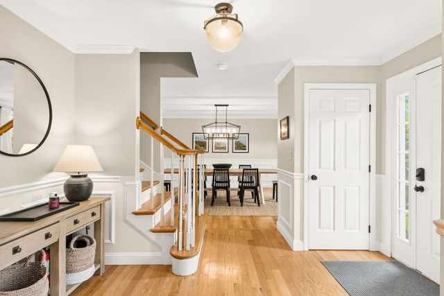40 Flannery Ln, Wrentham, MA 02093