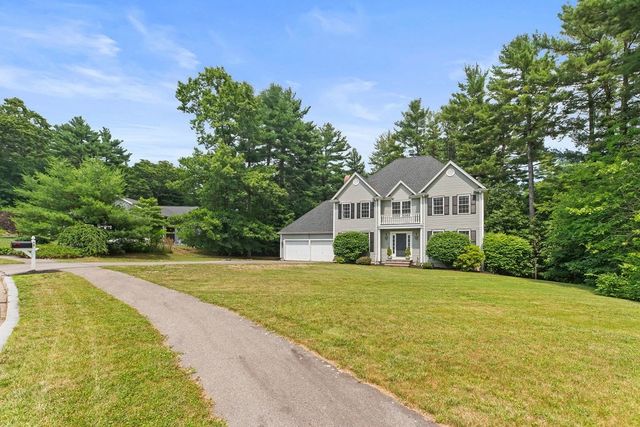 40 Flannery Ln, Wrentham, MA 02093