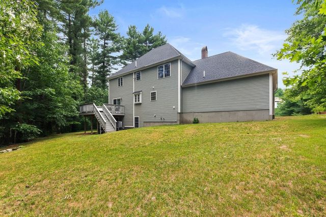 40 Flannery Ln, Wrentham, MA 02093