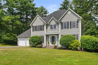 40 Flannery Ln, Wrentham, MA 02093
