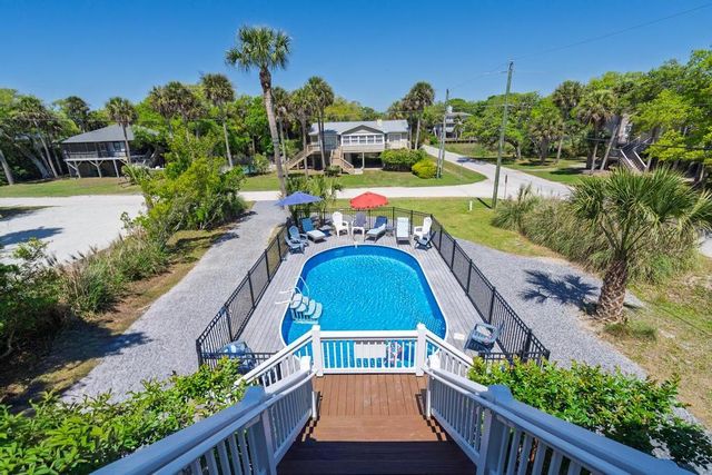402 Pompano Street, Edisto Island, SC 29438