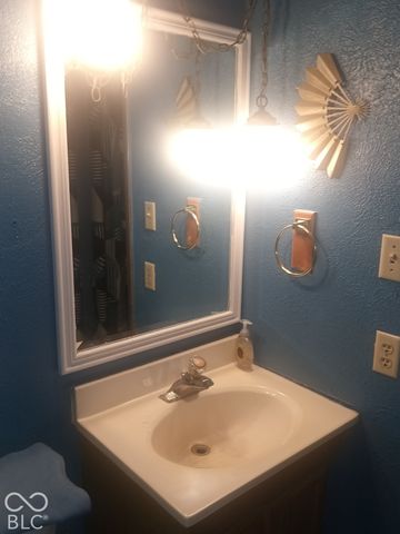 3944 Kivet Court, Indianapolis, IN 46235