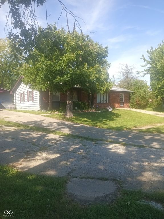 3944 Kivet Court, Indianapolis, IN 46235