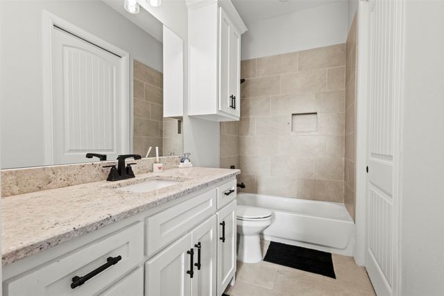 1307 Carnoustie Drive, Ennis, TX 75119