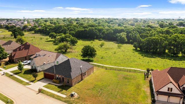 1307 Carnoustie Drive, Ennis, TX 75119