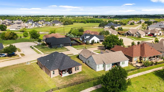 1307 Carnoustie Drive, Ennis, TX 75119