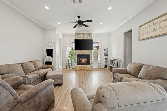 1307 Carnoustie Drive, Ennis, TX 75119