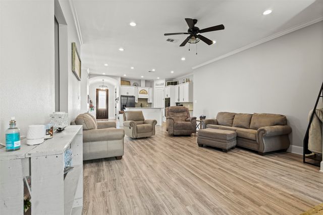 1307 Carnoustie Drive, Ennis, TX 75119