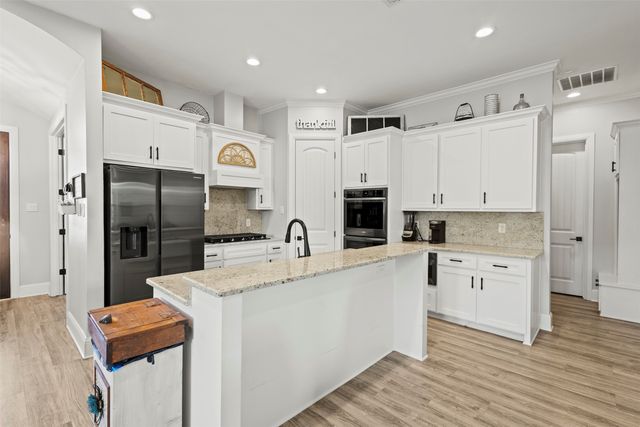 1307 Carnoustie Drive, Ennis, TX 75119