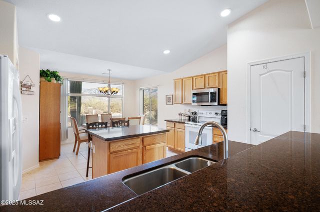 37592 S Desert Bluff Drive, Tucson, AZ 85739