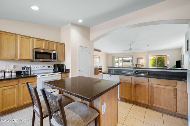 37592 S Desert Bluff Drive, Tucson, AZ 85739