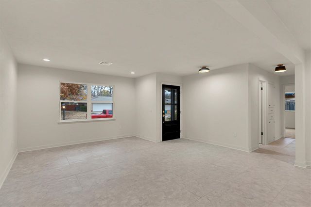 4122 NW Currell Dr, Lawton, OK 73505