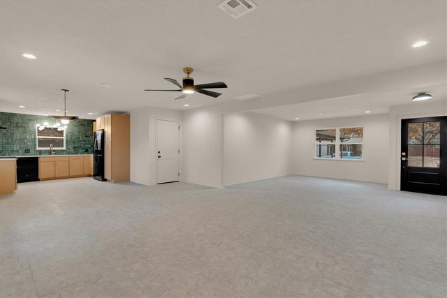 4122 NW Currell Dr, Lawton, OK 73505