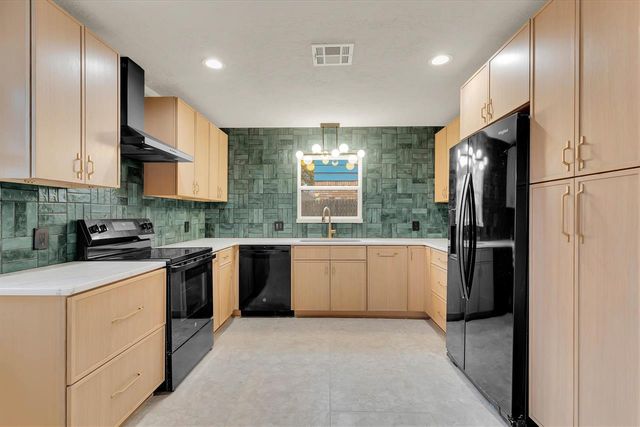 4122 NW Currell Dr, Lawton, OK 73505