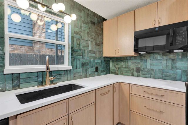 4122 NW Currell Dr, Lawton, OK 73505