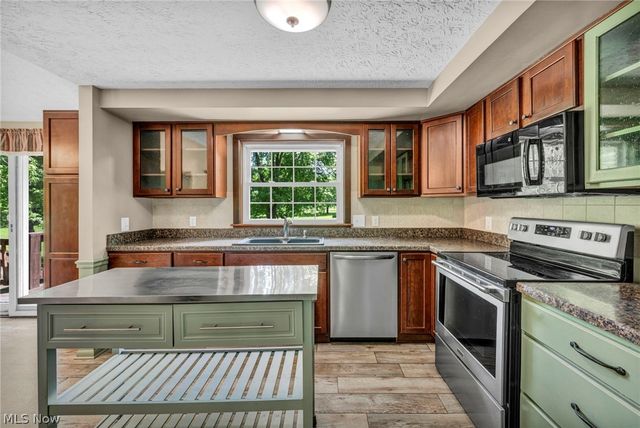 6407 Indian Point Road, Painesville, OH 44077