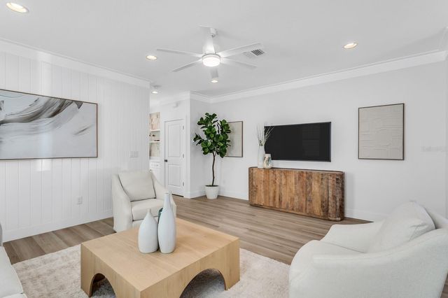 2138 W CHESTNUT STREET, Tampa, FL 33607