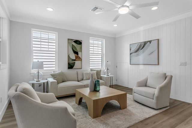 2138 W CHESTNUT STREET, Tampa, FL 33607