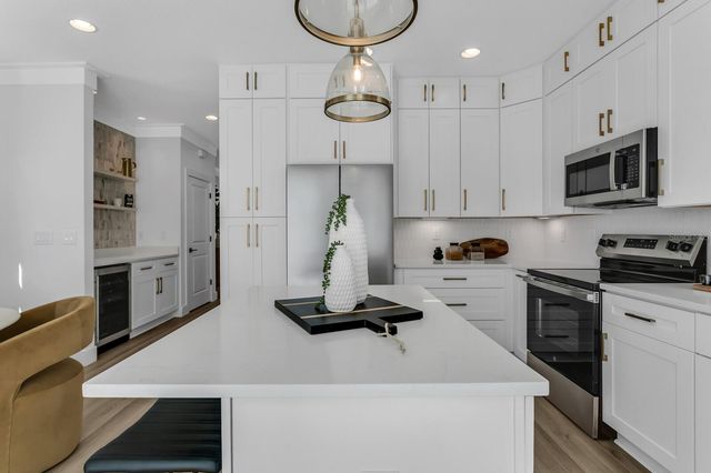 2138 W CHESTNUT STREET, Tampa, FL 33607