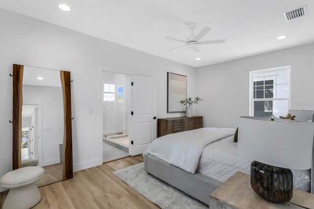 2138 W CHESTNUT STREET, Tampa, FL 33607