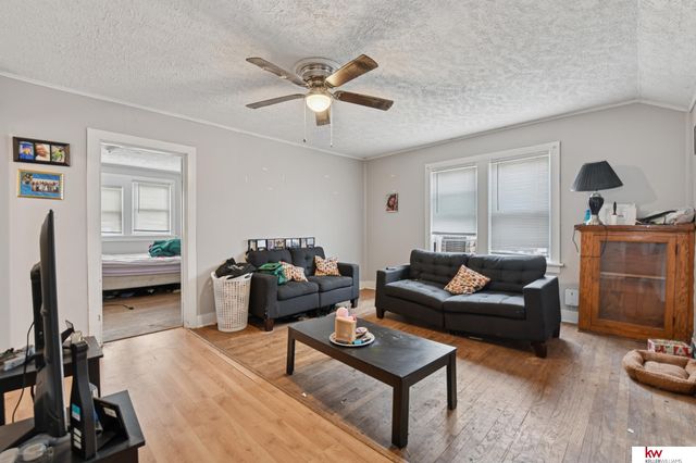 1501 S 25th Avenue, Omaha, NE 68105