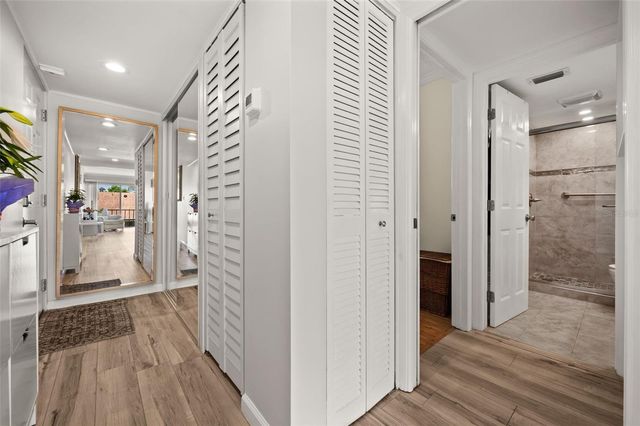 2763 WOODGATE LANE 301, Sarasota, FL 34231