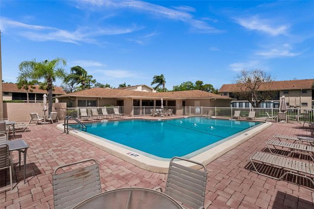 2763 WOODGATE LANE 301, Sarasota, FL 34231