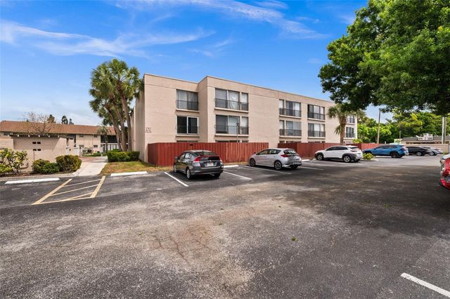 2763 WOODGATE LANE 301, Sarasota, FL 34231