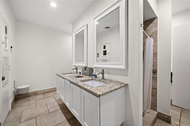 2763 WOODGATE LANE 301, Sarasota, FL 34231