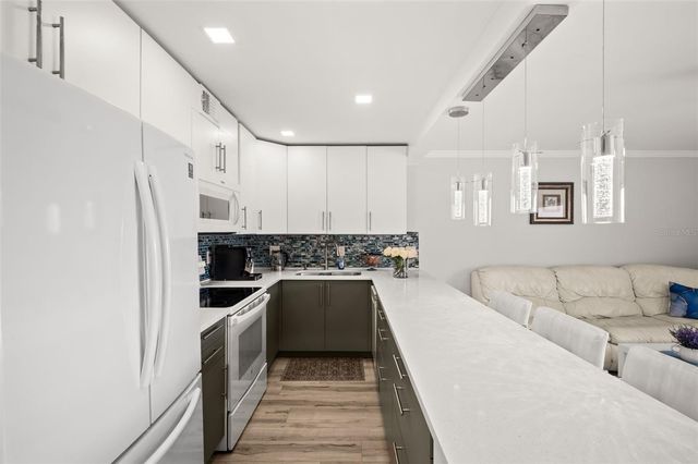 2763 WOODGATE LANE 301, Sarasota, FL 34231