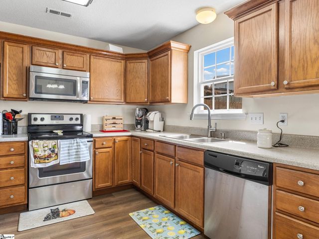 213 Basswood Drive, Roebuck, SC 29376