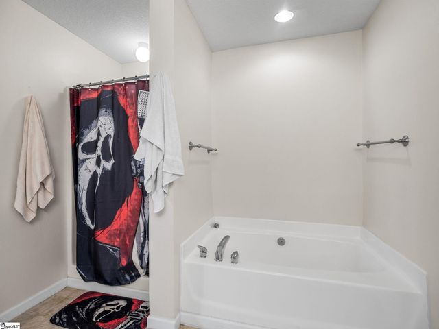 213 Basswood Drive, Roebuck, SC 29376
