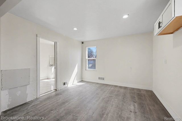 5533 Sheridan Street, Detroit, MI 48213