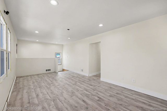 5533 Sheridan Street, Detroit, MI 48213