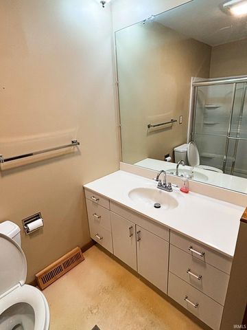 1517 E Elliston Drive, Bloomington, IN 47401